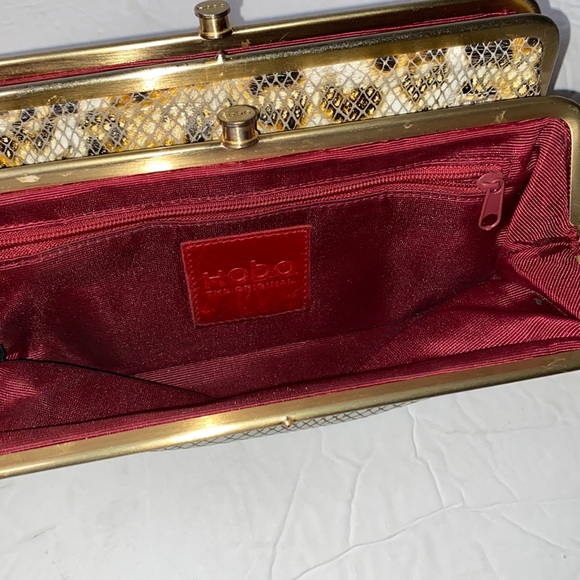 Hobo Lauren gold cream wallet - Picture 4 of 11